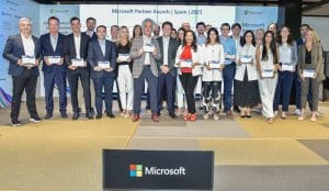 Foto de familia de los premiados en Microsoft Inspire 2023 sesión española