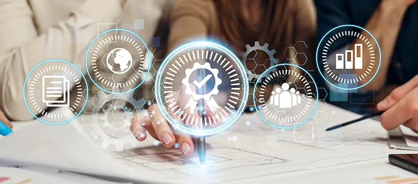 Equipo de trabajo con símbolos relativos a la automatización de procesos