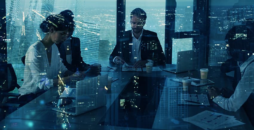 Empresa adoptando la tecnología de la Inteligencia Artificial