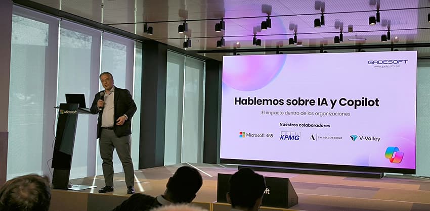 Ignacio González presentando la Inteligencia Artificial de Microsoft