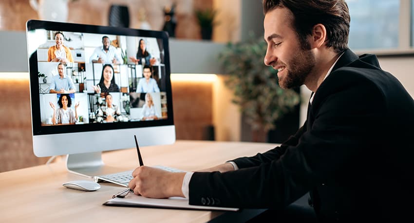 Departamento empresarial utilizando Copilot en Teams