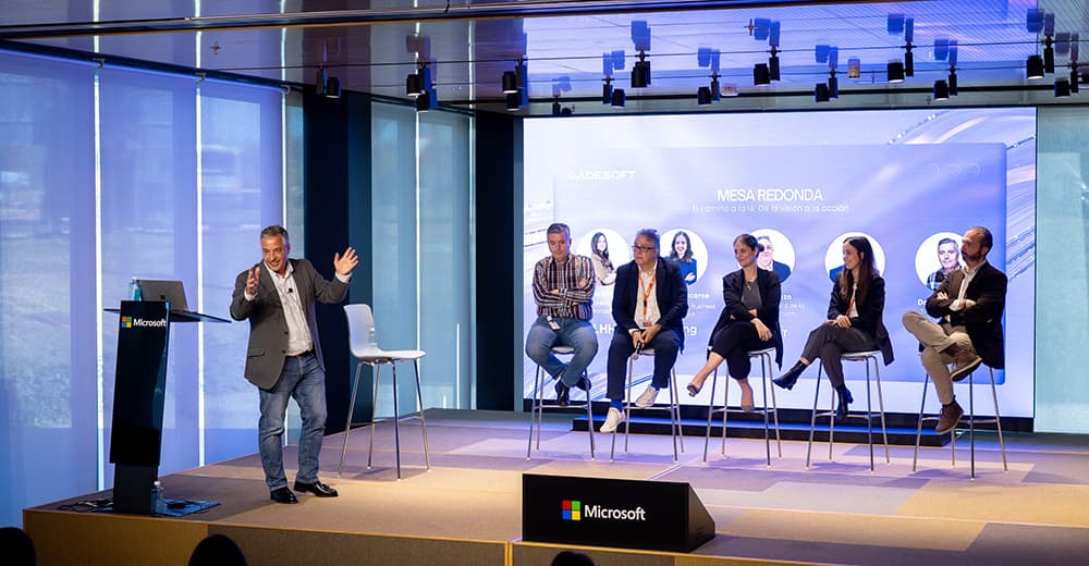 Foro de debate en el evento El camino hacia la IA de Gadesoft 