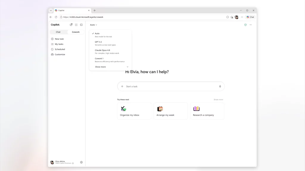 Pantalla de Copilot Cowork con selección de modelo (Auto, GPT 5.5, Claude Opus 4.8, Cowork 1) y tareas sugeridas como organizar la bandeja de entrada o investigar una empresa